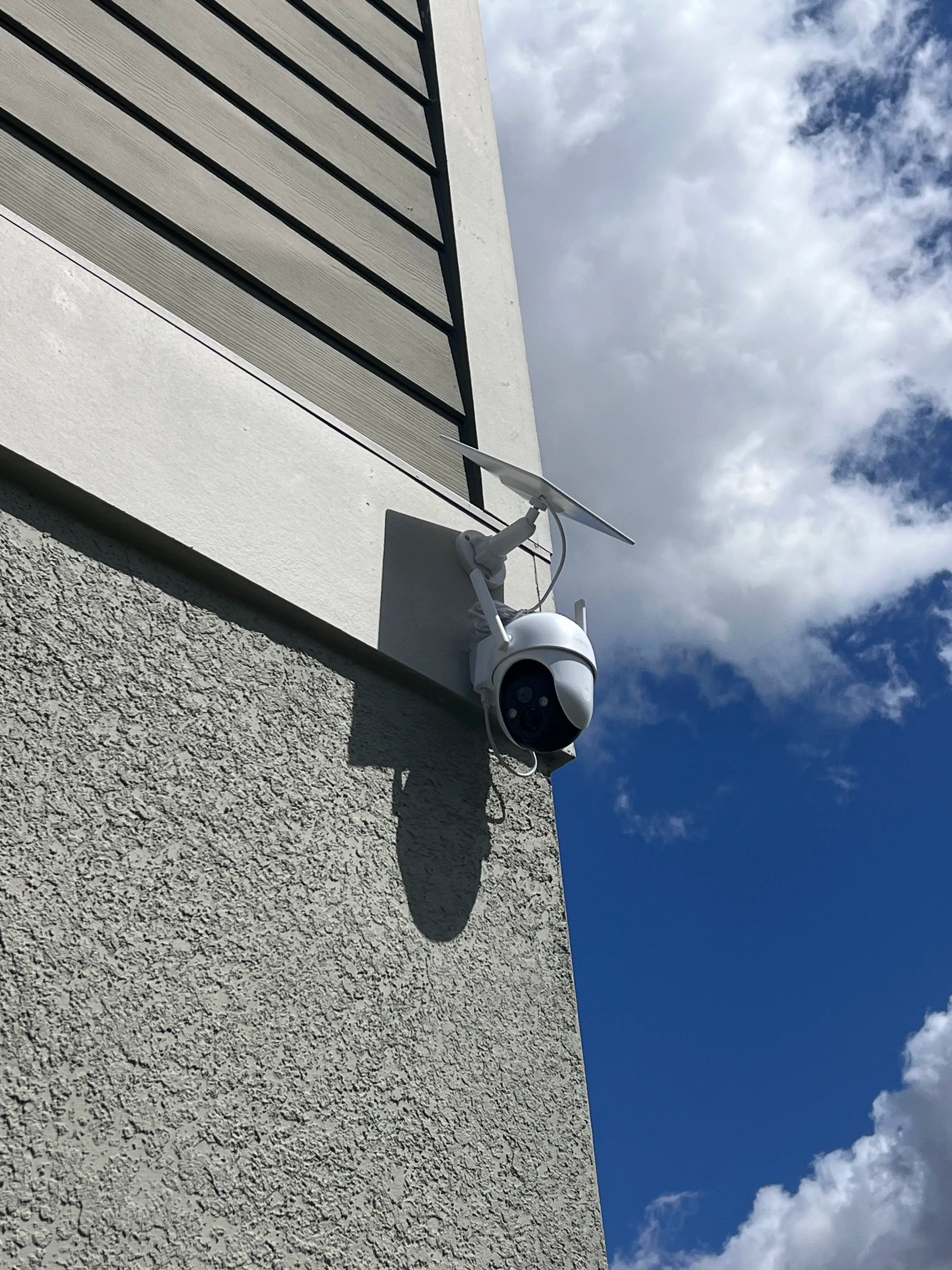 The Eco-Friendly Choice: Why Arenti Outdoor Camera With Solar Panel Stands Out
